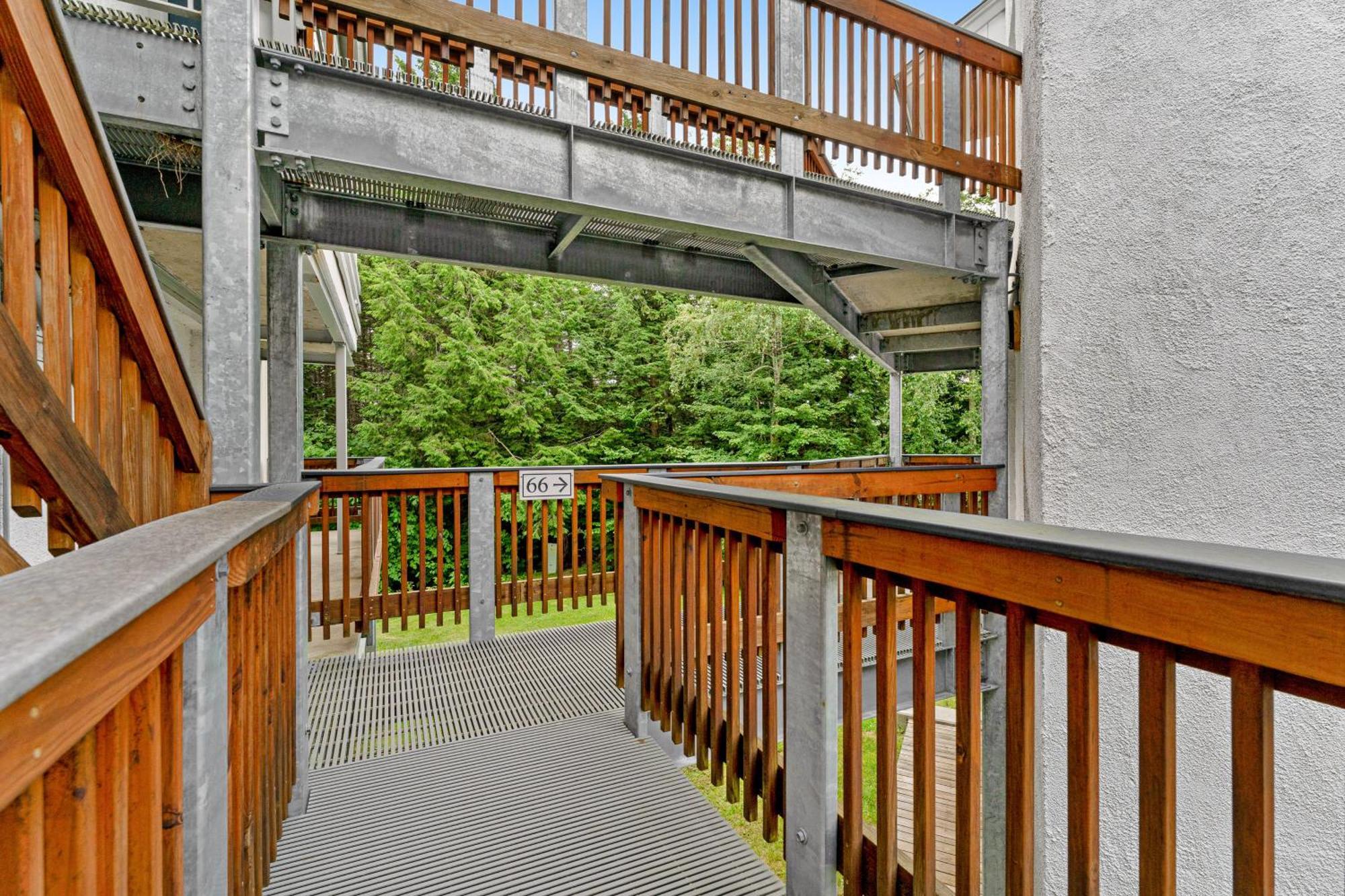 Apartment Bridges Warren